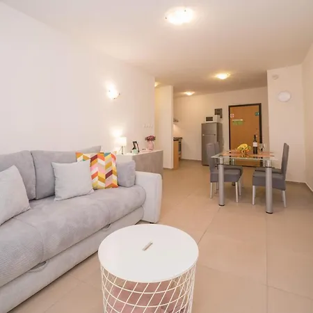 Apartment Ella Umag